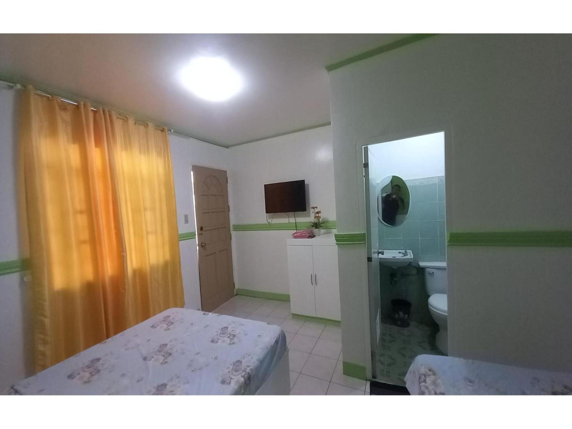 Oyo 1048 Jomckayl Apartelle Naga  Εξωτερικό φωτογραφία